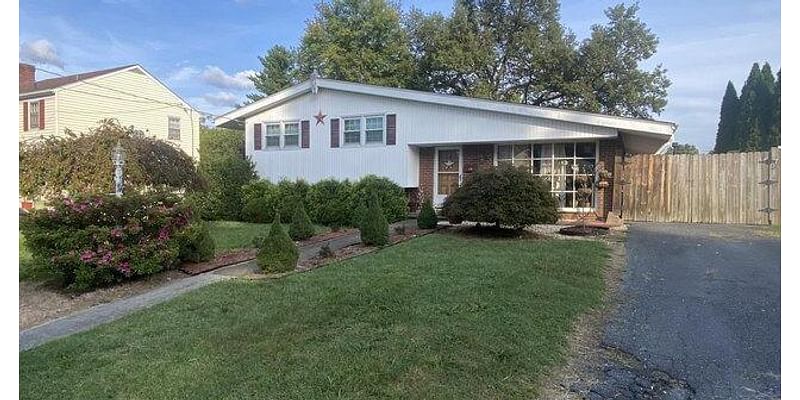 3 Bedroom Home in WAYNESBORO - $350,000