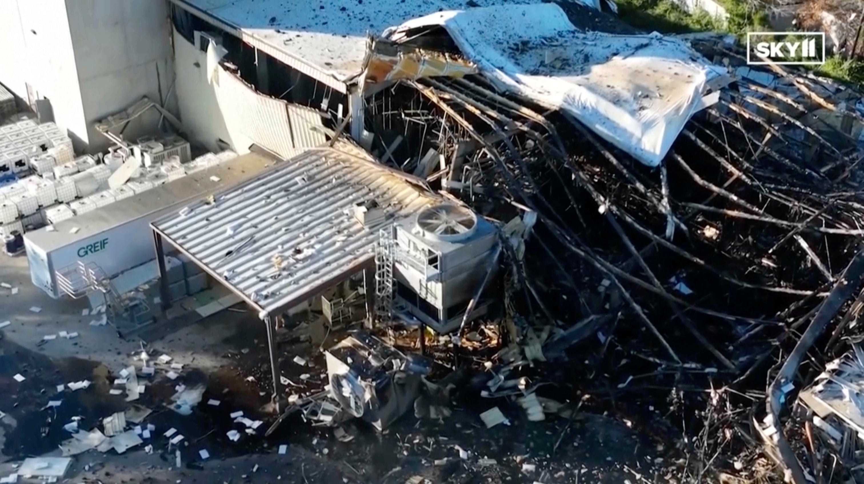 2 dead in Kentucky factory explosion that also damaged surrounding neighborhood