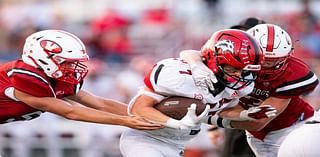 See photos as Paw Paw defeats Vicksburg football in Week 4 showdown