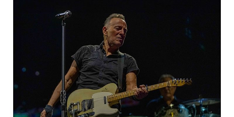 Bruce Springsteen Opens First Post-Election Concert With ‘A Fighting Prayer for My Country’