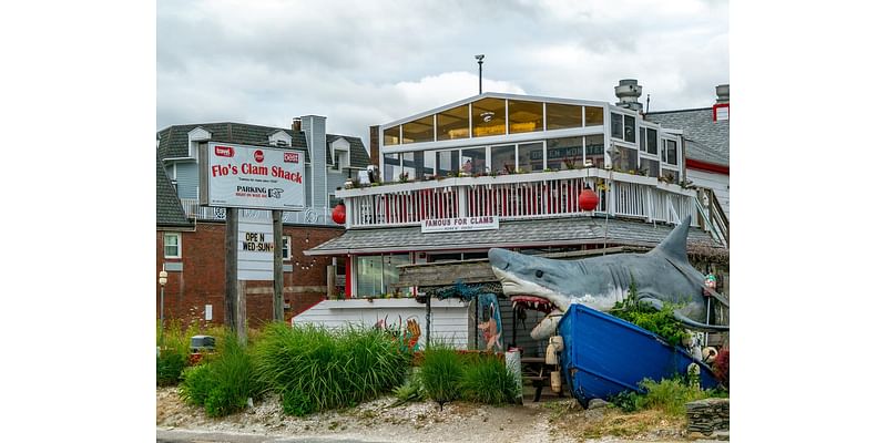 Heritage Restaurant Group acquires Flo's Clam Shack