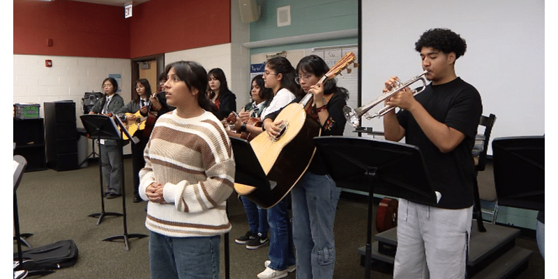 Chicago educator teaches the next generation of mariachis a rich tradition