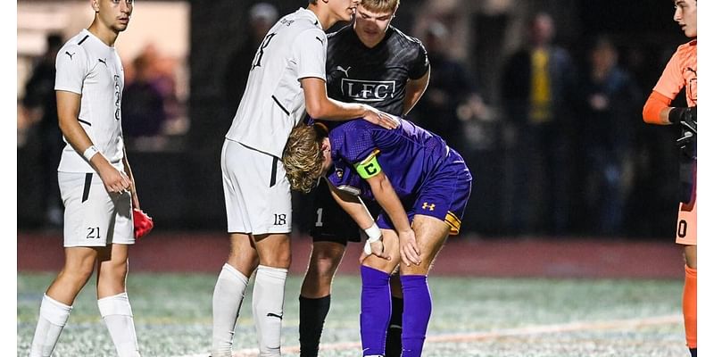 Red card contributes to Lancaster Catholic loss against state's top-ranked team in Class 2A boys soccer