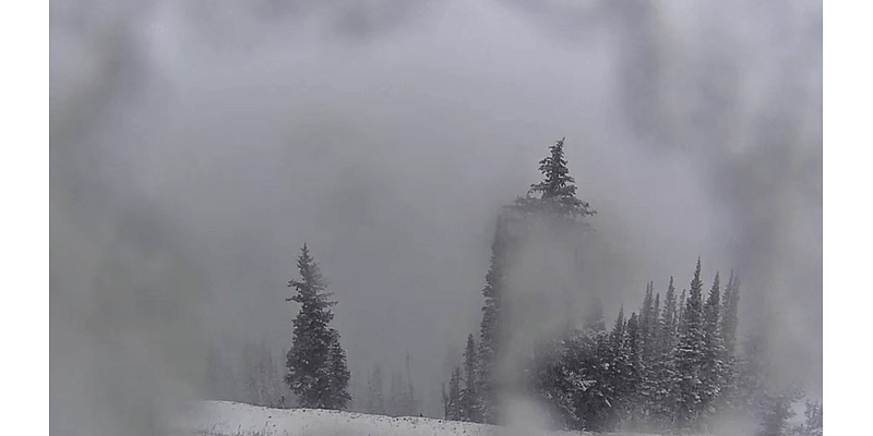 Snow piles up at Utah’s ski resorts as cold front snaps record heat