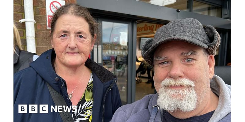 Hull and Grimsby residents criticise Post Office closure plans