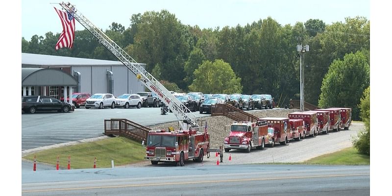 Russell Springs community pays respects to fallen deputy