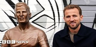 Harry Kane attends statue unveiling with players from childhood club