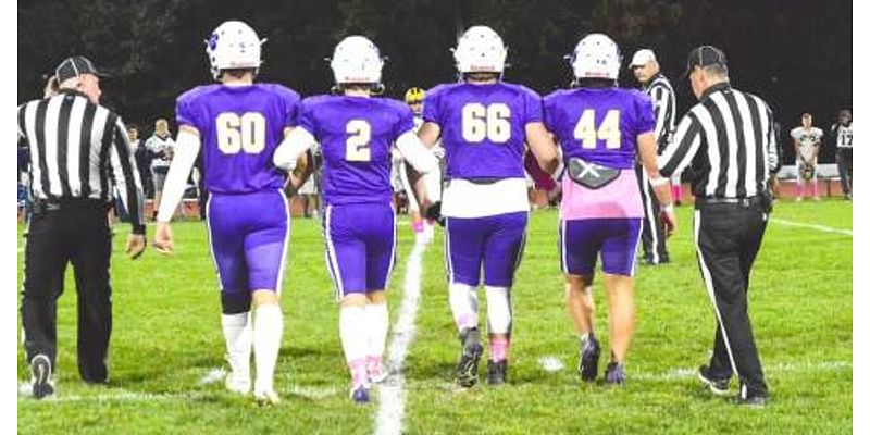 Warwick football falls to Cornwall