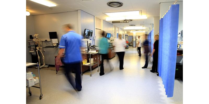 Long waits in A&E rise as NHS braces for winter