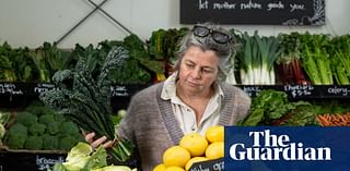 Cheap, local and in season: why Victorians are shopping at the farm gate