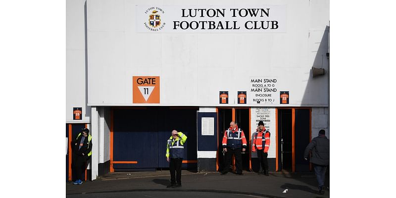 Luton Town vs Sheffield Wednesday LIVE: Championship team news and latest build-up