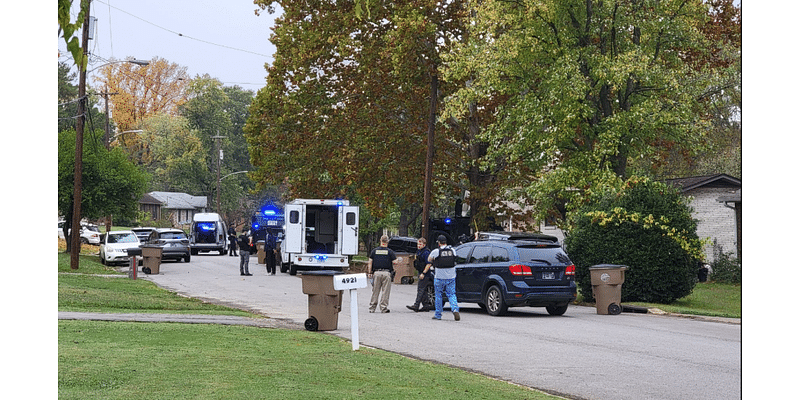 Metro police searching, padlocking South Nashville home