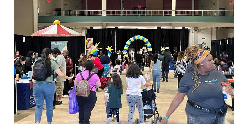 Over 1,000 families receive 60 pounds of holiday groceries at United Way event