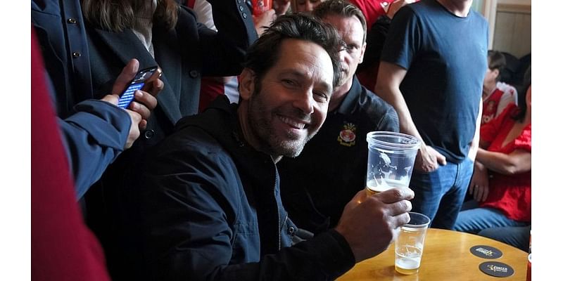 Paul Rudd hands out refreshments to voters at Pennsylvania polling sites