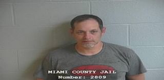 Man arrested after police chase in Miami County