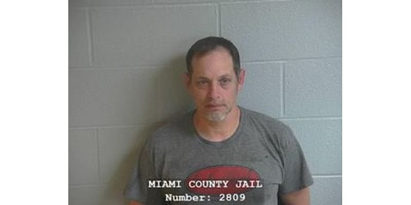 Man arrested after police chase in Miami County