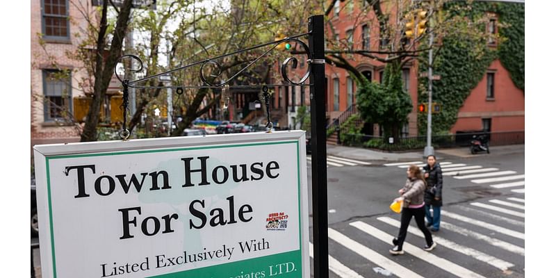 Manhattan is now a 'buyer's market' as real estate prices fall and inventory rises