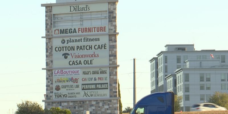 Local business compiles list of when businesses inside the Temple Mall are expected to reopen