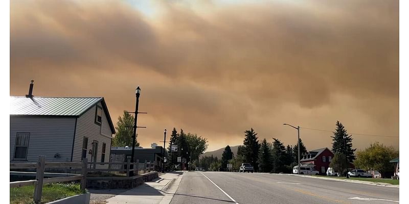 'Here to help': Parkman Bar and Grill gathers donations to help those fighting Elk Fire