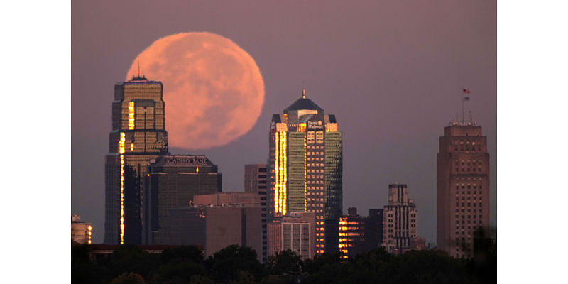 How to See Largest Hunter's Supermoon Tonight