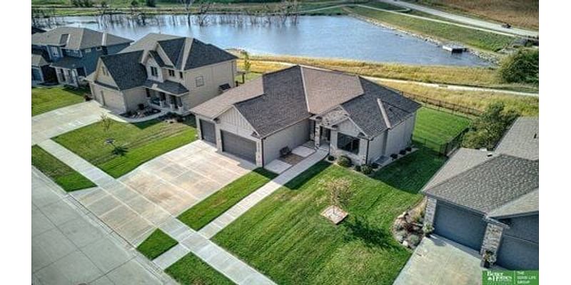 6 Bedroom Home in Papillion - $689,900