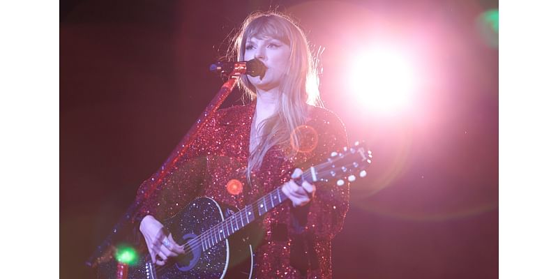 Watch Taylor Swift perform ‘Safe & Sound’ and ‘Untouchable’ for first time in a decade