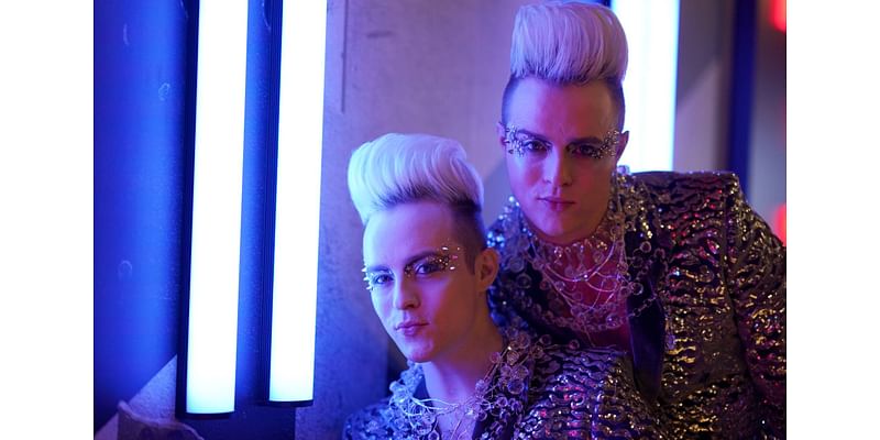 Watch Jedward start “beef” with Oasis and Coldplay and sing a cover of ‘Wonderwall’