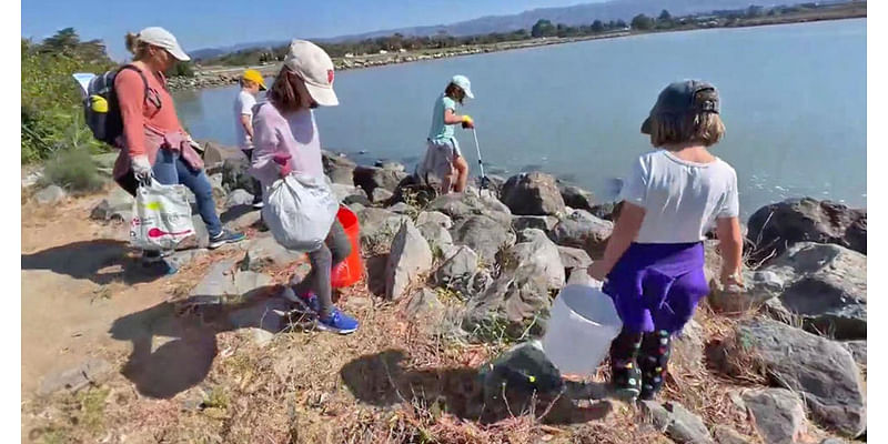 Hundreds of volunteers around the bay show up for 40th Coastal Cleanup Day