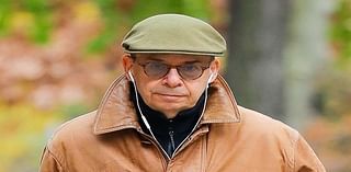 Rick Moranis Takes a Stroll in N.Y.C. During Rare Public Outing After Leaving Hollywood