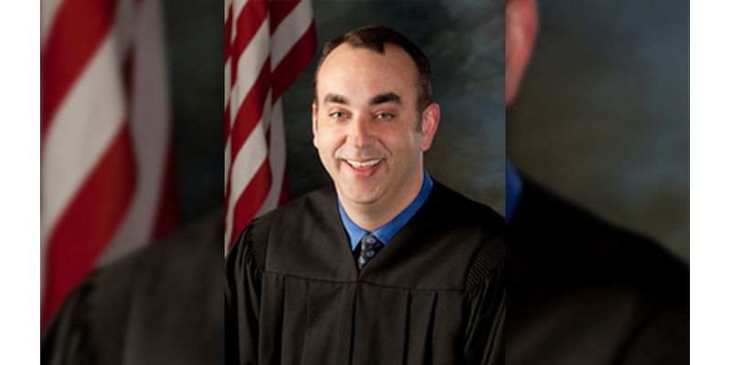 Kentucky sheriff charged in slaying of judge at courthouse