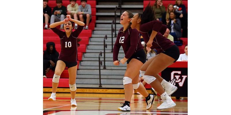 Warren Mott, Fraser volleyball advance to district semifinals with Tuesday wins