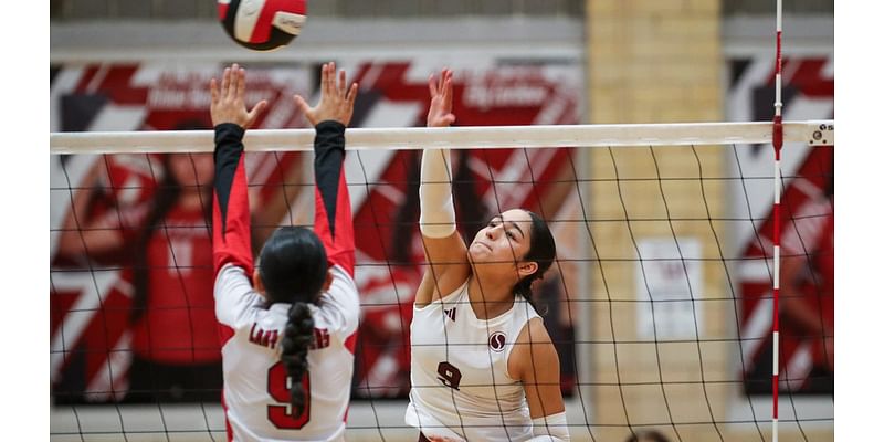 Sinton volleyball sweeps Robstown; heads to regional semifinals for first time since 2017