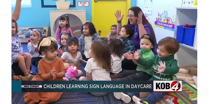 Children learn sign language in Albuquerque daycare