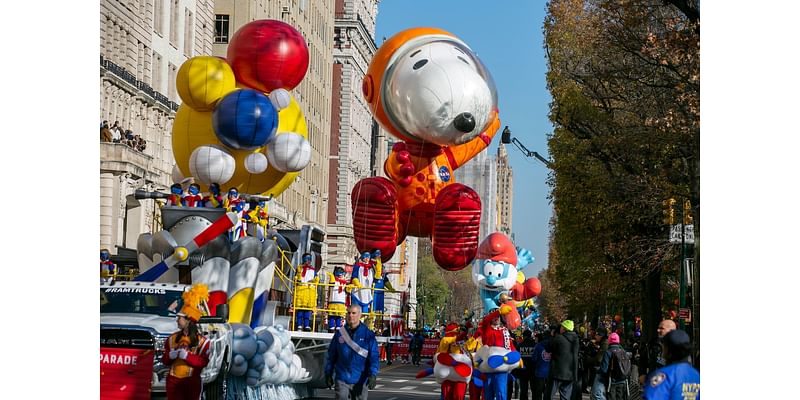 Balloons, bands, celebrities and Santa: Macy’s Thanksgiving Day Parade kicks off