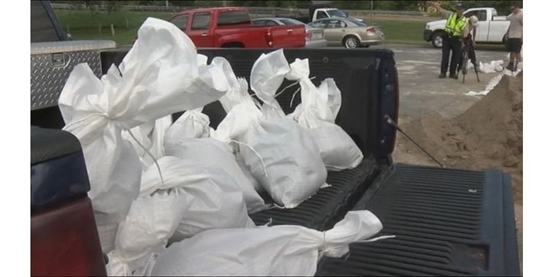 Edgewater braces for storm with 24-hour sandbag stations