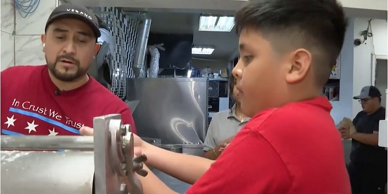 Chicago pizzeria helping CPS students get on-the-job training in the kitchen