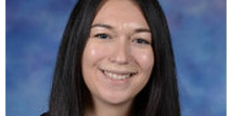 Cambridge Lakes Charter School teacher wins 2024 ISTA Middle School Educator Award