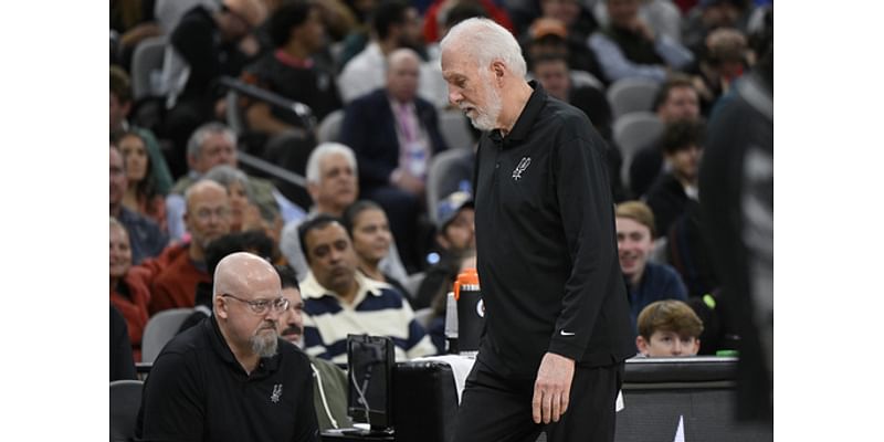 Spurs coach Gregg Popovich chastises home fans for booing Kawhi Leonard and the Clippers