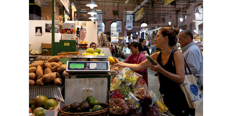 US Economy Grows in 3rd Quarter, Driven by Surge in Consumer, Government Spending