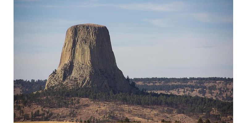 21-year-old climber dies after sustaining 'major injuries' in fall off Devil's Tower