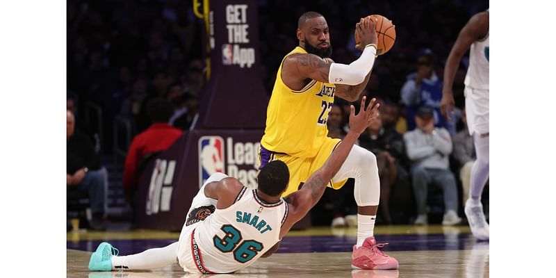 LeBron James, Lakers rally past Grizzlies to remain unbeaten at home