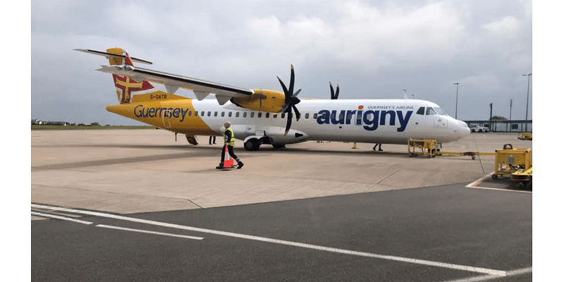 Foggy conditions causing flight disruption