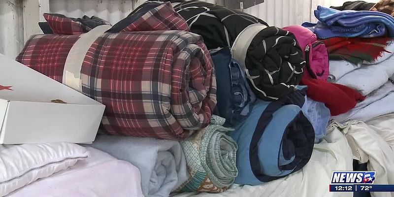 Twin City Mission giving away coats and blankets Thursday