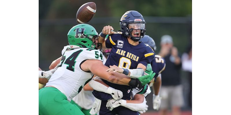 Highland football vs. Tallmadge: Hornets win 11th straight over Blue Devils