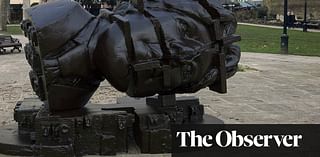 ‘Absolutely hideous’: new London sculpture of Oscar Wilde condemned by his grandson