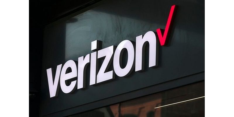 Many Verizon customers across the US hit by service outage