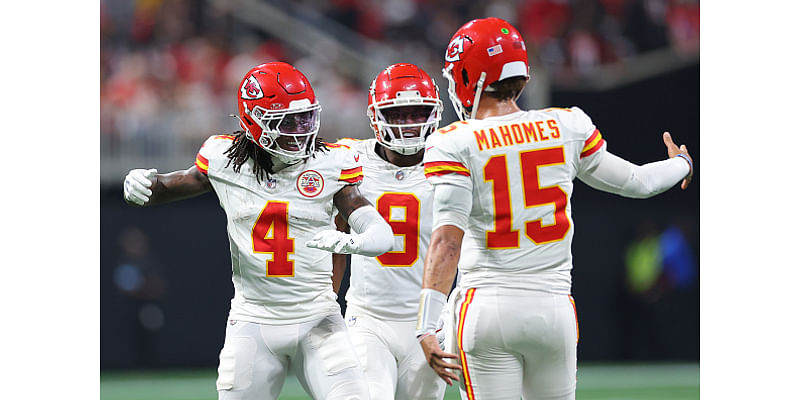 Chiefs WR Rashee Rice Carted to Locker Room After Hit From QB Patrick Mahomes