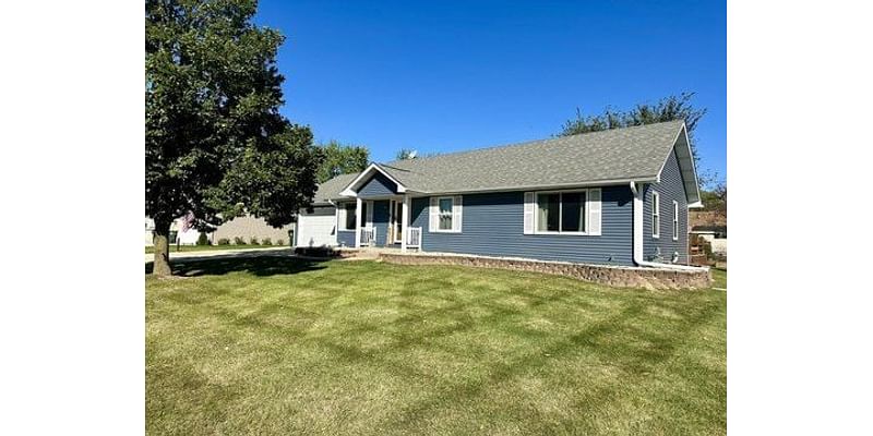 5 Bedroom Home in Twin Lakes - $415,000