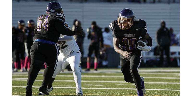 Jeremy Kelton's 2 TDs help Collins beat Orr. 'He's our fearless leader.'