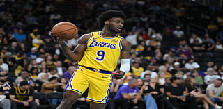 Lakers HC raves about rookie sensation after preseason debut